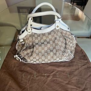 $REDUCED!!GUCCI handbag